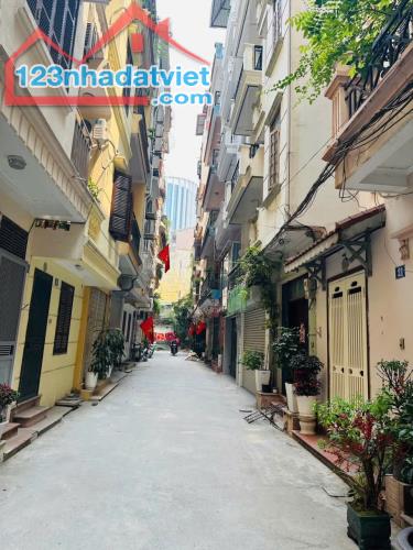 NHÀ ĐẸP Ở NGAY - GẦN PHỐ - OTO VÀO NHÀ Bán nhà ngõ phố Pháo Đài Láng - Đống Đa. Nhà liền l - 4