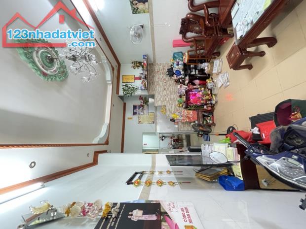 BÁN NHÀ HXT Cộng Hòa, Tân Bình 4 tầng 83m2 (5,2x16). Nhà đẹp ở ngay. Giá chỉ 19 tỷ. - 2