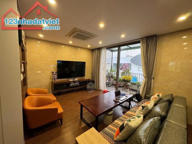 BÁN NHÀ MẶT TIỀN 5M, VỊ TRÍ ĐẸP, KINH DOANH ĐỈNH, VỈA HÈ, PHÂN LÔ,Ô TÔ TRÁNH QUẬN CẦU GIẤY