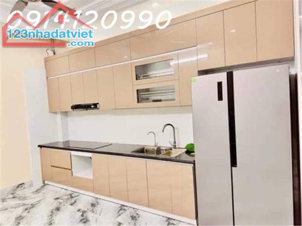 Bán nhà phố Lĩnh Nam. DT: 55m2x6T. MT: 4m, 9PN thang máy, full nội thất, cách ô tô 15m. - 2