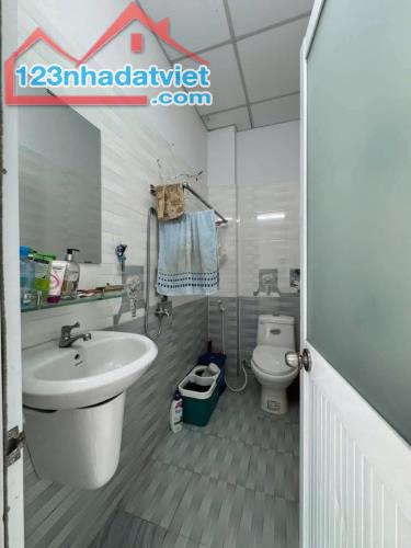 NHÀ B.ÁN LÊ VĂN THỌ GV - GẦN QUANG TRUNG & CV LÀNG HOA - DT 32M² - 2 TẦNG NHỈNH 3 TỶ - 5