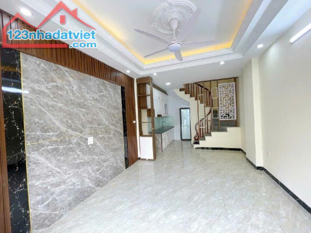 BÁN NHÀ PHÂN LÔ NGUYỄN KHOÁI, 33M GIÁ 4.4 TỶ , XÂY 5 TẦNG, MỚI TINH, SỔ ĐỎ CHÍNH CHỦ - 1