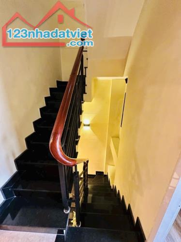 5 TỶ HƠN - NHÀ QUẬN 5 NGAY TRẦN HƯNG ĐẠO & LÊ HỒNG PHONG - 30M2 4 TẦNG 3PN MỚI - FULL NT - 2