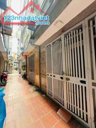 Nhỉnh 5 tỷ nhà 5 tầng phố Vĩnh hưng rất gần ô tô sdcc cần bán gấp - 3
