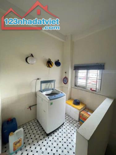 Nhỉnh 5 tỷ nhà 5 tầng phố Vĩnh hưng rất gần ô tô sdcc cần bán gấp - 4