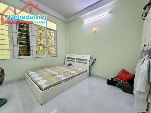BÁN NHÀ TÂN BÌNH HXH 60M2 4 TẦNG 4 PN SÁT MT DÂN TRÍ BÙI THỊ XUÂN 6.95 TỶ.