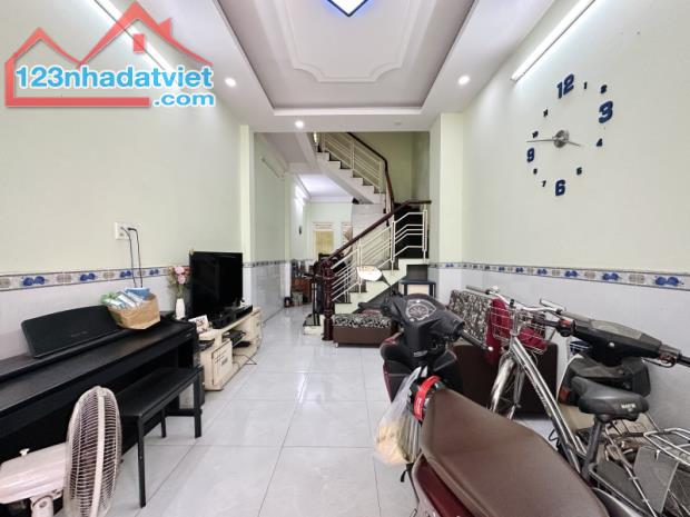 BÁN NHÀ TÂN BÌNH HXH 60M2 4 TẦNG 4 PN SÁT MT DÂN TRÍ BÙI THỊ XUÂN 6.95 TỶ. - 1