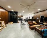 Bán lô góc Nghĩa Đô Hoàng Quốc Việt, 6 tầng có thang máy, view sân công viên thoáng mát
