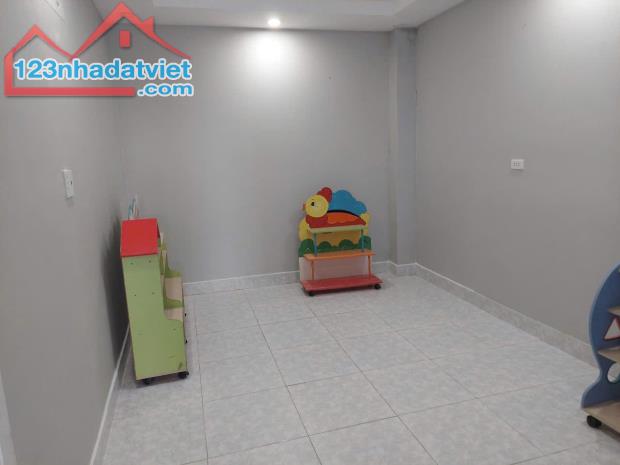 Mặt tiền Nguyễn Văn Luông Q6 ngay vòng xoay 50m2 cho thuê kinh doanh đỉnh, nhỉnh 6 tỷ TL - 4