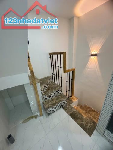 NHỎ NHỎ XINH XINH 16m2 Nhà 3 tầng - Trần hưng đạo P.5 Quận 5 giá 3,18 tỷ - 1