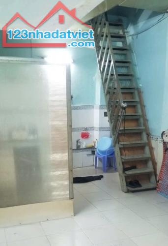 Nhà cấp 4 đầu tư ngõ 158 Trương Định DT 31m2 giá 7,9 tỷ
