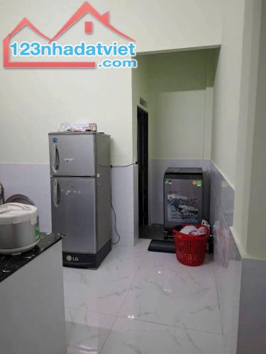 Nhà mới đẹp xinh góc 2 mặt hẻm thoáng mát ko bị lộ giới hông ngay metro q12 - 4