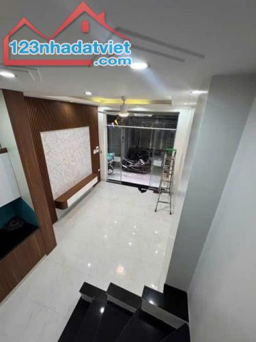Bán Nhà Tản Đà Hà Đông, Phân Lô, Ô tô đỗ cửa, 2 thoáng, 5 Tầng giá 6.5 tỷ.