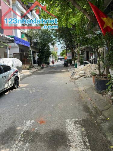Chính chủ cần bán nhanh lô đất tại  đường  NGUYỄN HUY TỰ   phường Hòa Minh - Quận Liên - 2