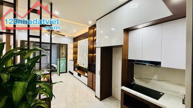 Bán nhà dân xây Lạc Long Quân, dt 35m x 5 tầng đủ công năng ở sướng giá hơn 5 tỷ - 1