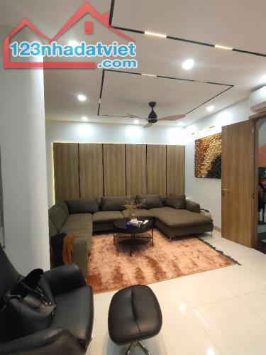 Mặt phố Bát khối, 60m, 4 tầng, chỉ hơn 9 tỷ.