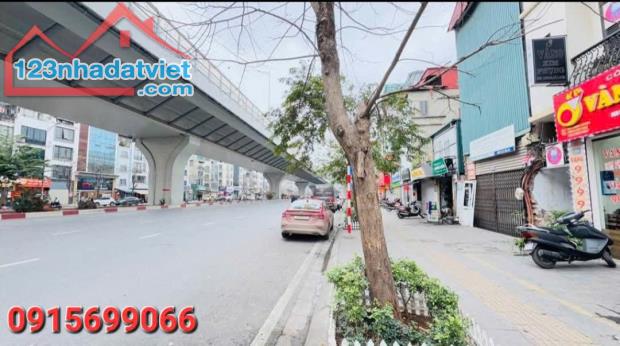 SIÊU HIẾM: NHÀ PHỐ LỚN, 65M2, Ô TÔ VÀO NHÀ, VỈA HÈ SIÊU RỘNG