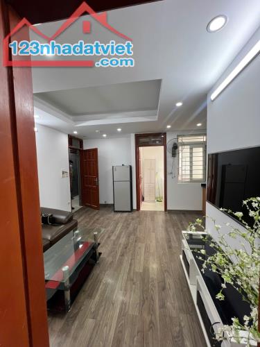 Chung cư Tây Sơn, Đống Đa, 52m2, 2 ngủ, nhà đẹp ở luôn, ngõ thông, gần phố