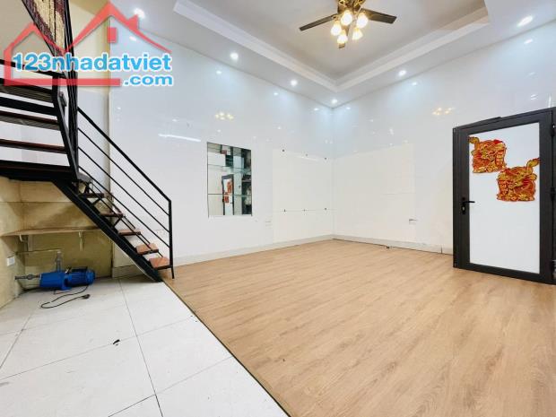 Bán nhà Kim Ngưu - Hai Bà Trưng Lô góc ngõ thông kinh doanh 30m2 3 tầng chỉ 4.55 tỷ - 3