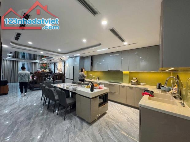 💜BÁN NHÀ PHỐ NGUYỄN VĂN CỪ 75M2X6T MT4.2M CHÀO 18.5 TỶ- GARA 2 OTO- THANG MÁY - FULL NỘI - 2