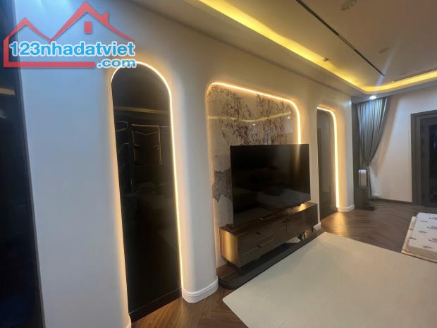 💜BÁN NHÀ PHỐ NGUYỄN VĂN CỪ 75M2X6T MT4.2M CHÀO 18.5 TỶ- GARA 2 OTO- THANG MÁY - FULL NỘI - 3