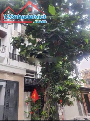 SIÊU PHẨM NHÀ – MÌNH CHÍNH CHỦ CẦN BÁN NHÀ MẶT PHỐ 3 TẦNG - PHƯỜNG 10 - 2