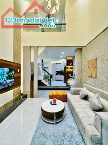 --Bán nhà đường Phổ Quang; phường 2, Tân Bình (5*10) 3 tầng - 8,3 tỷ