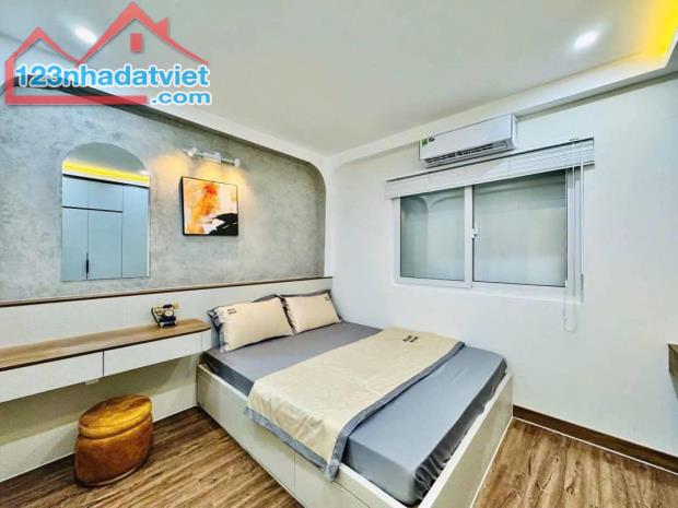 --Bán nhà đường Phổ Quang; phường 2, Tân Bình (5*10) 3 tầng - 8,3 tỷ - 4