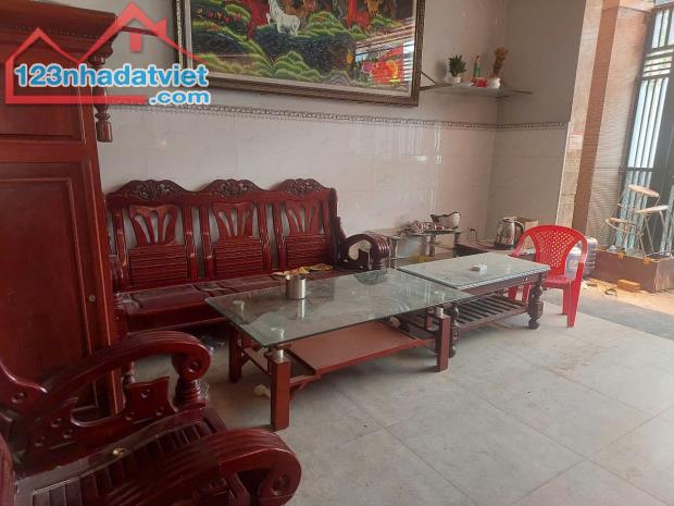Bán nhà riêng tại Nguyễn Duy Trinh, 11,9 tỷ, 75m2, 5PN, pháp lý đầy đủ, Q2, HCM, giá cực