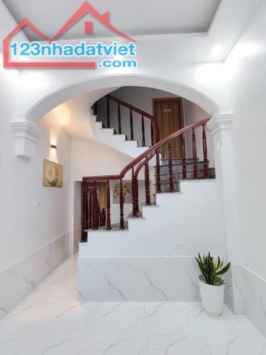 Minh Khai - full nội thất , ngõ to thông các ngả , dt 35M - 7PN giá 7.1 tỷ SĐCC - 1