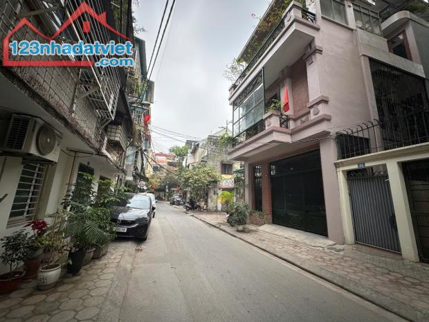 Nhà Đặng Văn Ngữ - 42m² - 5T - Ô Tô Tránh - Phân Lô Bộ Công An - 12.8 Tỷ  🏡 Vị trí đắc đị