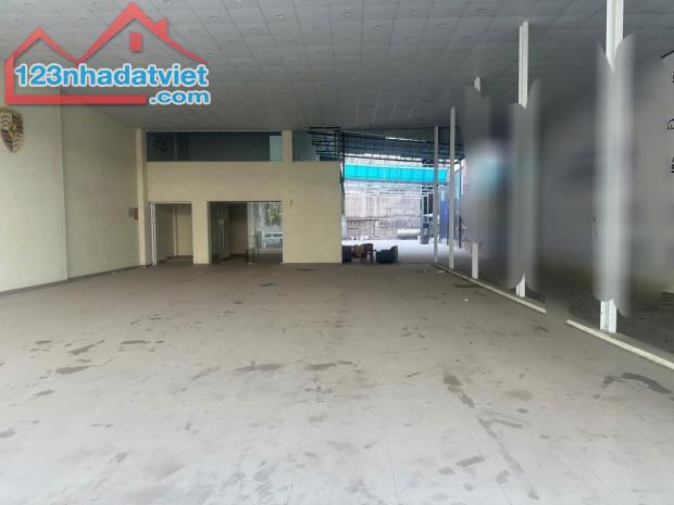 Bán nhà mặt phố Kim Mã, Ba Đình 1000m2, mặt tiền 16m, giá 250 tỷ.