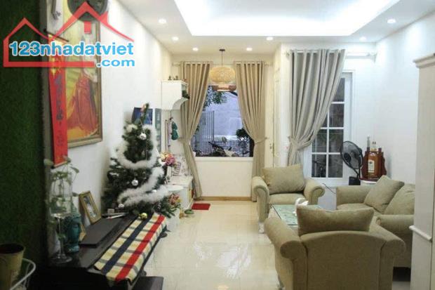 Bán nhà đẹp phố Nguyễn Đình Hoàn 90m2 4tầng mặt tiền 3.8m 14.5 tỷ Cầu Giấy - 3