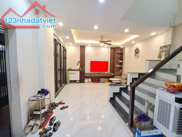 Nhà  Đẹp Chủ Tự Xây Định Công Thượng 75m - 4 Tâng - Gía Chào 8.6 Tỷ