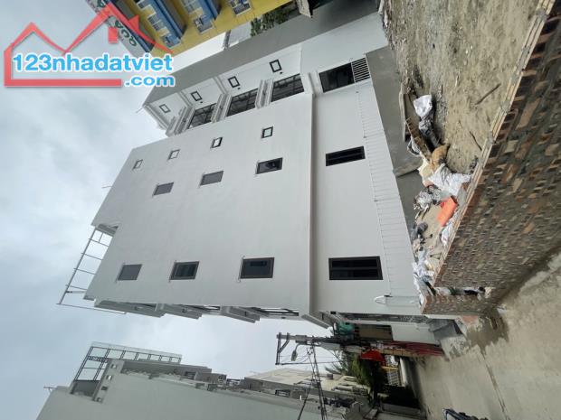 Nhà mới trung tâm phường Giang Biên,cách mặt phố 30m, chủ tặng full nội thất, giá nhỉnh 5T - 3