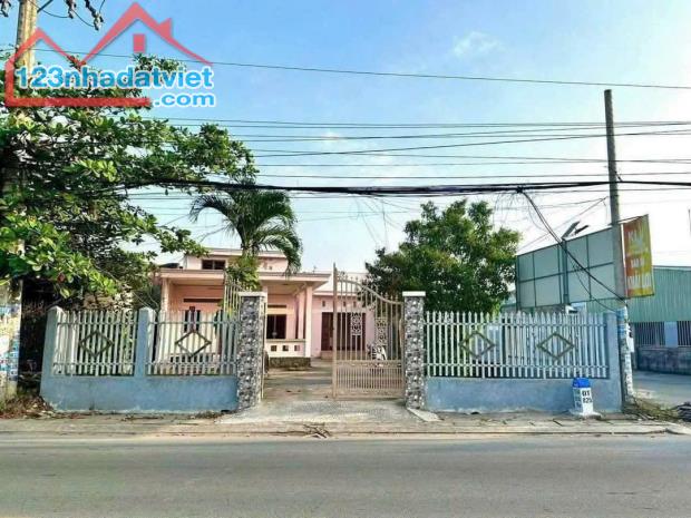 Nhà mặt tiền ĐT 825, thị trấn Đức Hòa, Long An tổng dt 480m2 full thổ 3pn 3wc giá 8,8 tỷ - 3