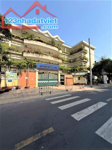 10.5 TỶ HƠN - NHÀ TRẦN HƯNG ĐẠO QUẬN 5 - XE HƠI ĐỖ CỬA - DÂN TRÍ CAO - 58M2 4 TẦNG 4PN MỚI