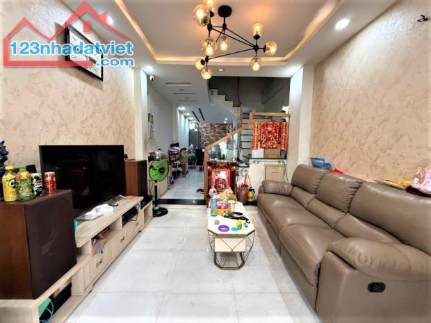 10.5 TỶ HƠN - NHÀ TRẦN HƯNG ĐẠO QUẬN 5 - XE HƠI ĐỖ CỬA - DÂN TRÍ CAO - 58M2 4 TẦNG 4PN MỚI - 1