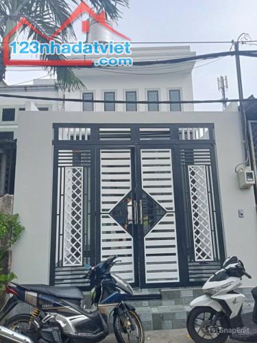 Chủ Ngộp Thở gấp Cần Bán nhanh Căn nhà ở Tân Thới Nhì Hóc môn 107m2 Sổ hồng riêng 820tr