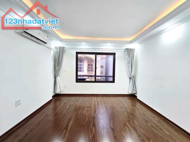 NHÀ GIÁP NHỊ XÂY MỚI 6 TẦNG - OTO ĐI QUA NHÀ - 2