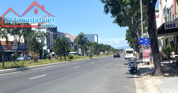 Lô Góc Mặt Tiền Kinh Doanh Biển-Đường 7m5 Nguyễn Đình Quận Sơn Trà-139m2-Ngang 17m5-9 Tỷ 3