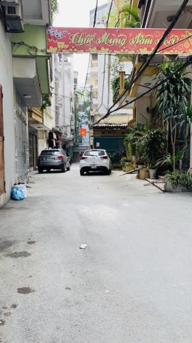 Nhà đẹp Vũ Tông Phan , lô góc, ô tô, hơn 5 tỷ. LH Em Lan