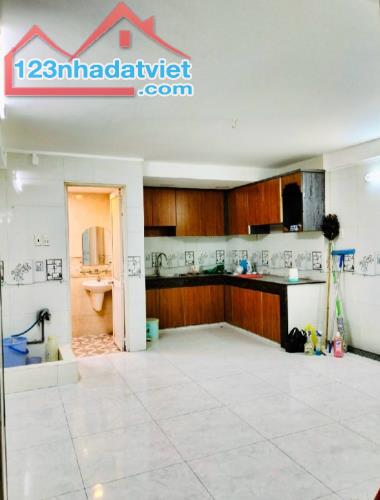 Dành cho người giàu mặt tiền Nguyễn Oanh, 4.7,18, 3 tầng Gò Vấp. Giá 11 tỷ - 2
