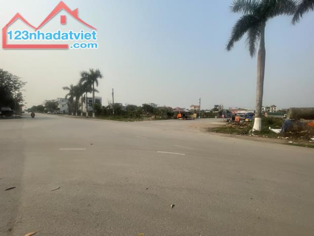 Gia đình có lô đất TMDV  Kim Sơn , Đông Triều , Quảng Ninh cần bán