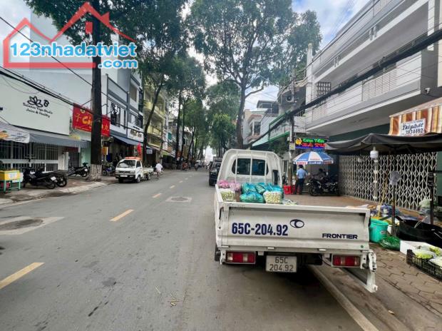 Bán Nhà Mặt tiền 1 trệt 1 lầu - 90m2 -  xã bình Chánh - Giá 1 tỷ 380 ! - 3