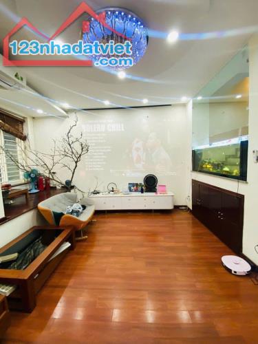 Bán nhà phố Trần Quang Diệu, Đống Đa, gara, kinh doanh, 68m2, 5 tầng, mt 6m, giá 23,8 tỷ - 1