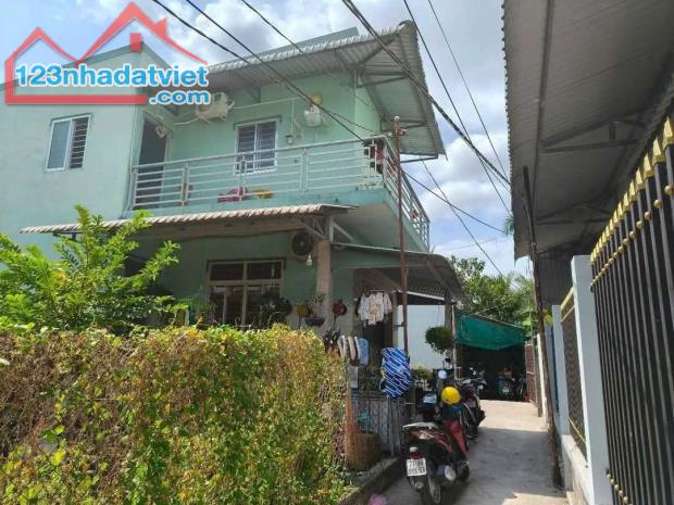 Nhà Thành phố Bến Tre, 2 tầng 4 phòng ngủ, full thô cư