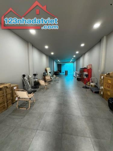 Bán gấp nhà mặt tiền kinh doanh đa ngành nghề PHẠM HÙNG, diện tích khủng 114m2, SHR,