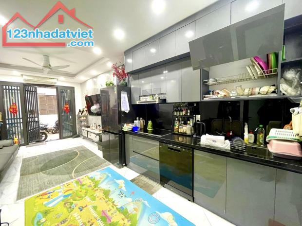 Siêu phẩm Minh Khai 33m2 5T, 3PN, Full nội thất đẳng cấp hiện đại, ngõ nông sạch đẹp - 2