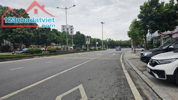 Bán 100m2 đất đường Nguyễn Tất Thành, Vĩnh Yên, giá chỉ 7 tỷ xx đường 42m - 1